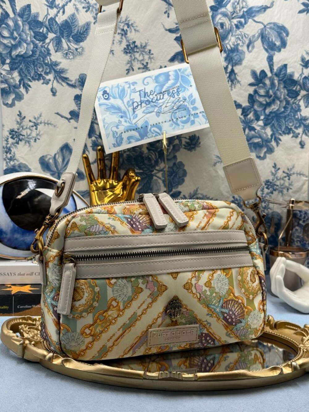 🆕 KURT GEIGER LONDON 🧿 NWOT Recycled Nylon Crossbody Bag, White Shell Print - Picture 3 of 13